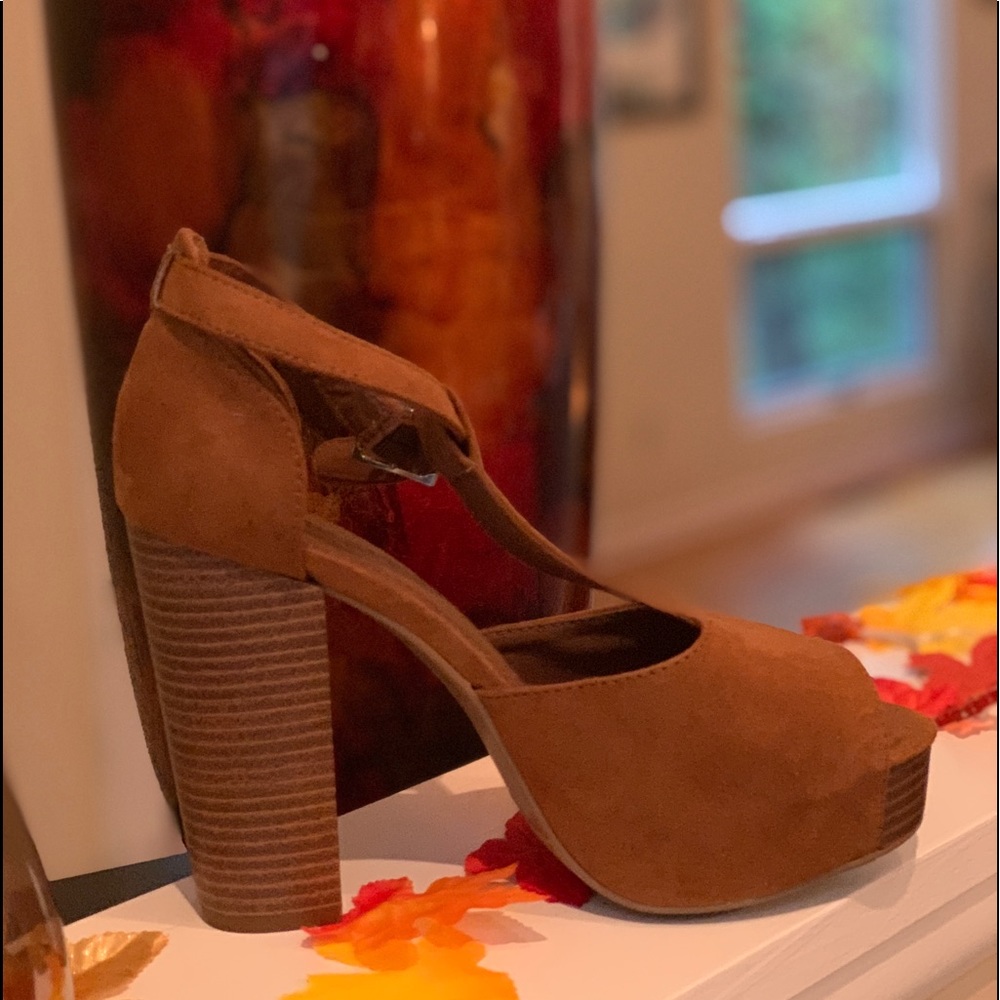 H&M  Wedge Heels for Fall!